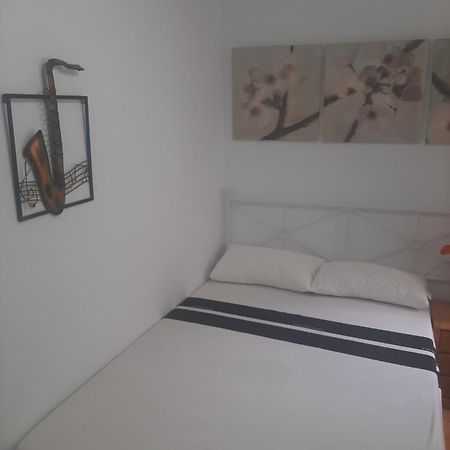 Alquiler Habitacion- Descanso Sabadell - Bano Compartido Zewnętrze zdjęcie