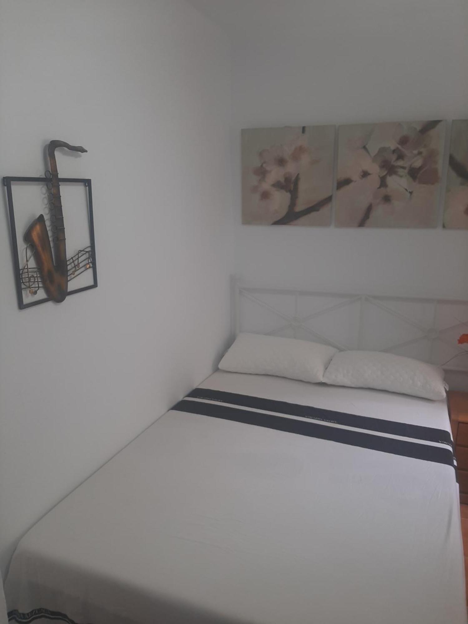 Alquiler Habitacion- Descanso Sabadell - Bano Compartido Zewnętrze zdjęcie